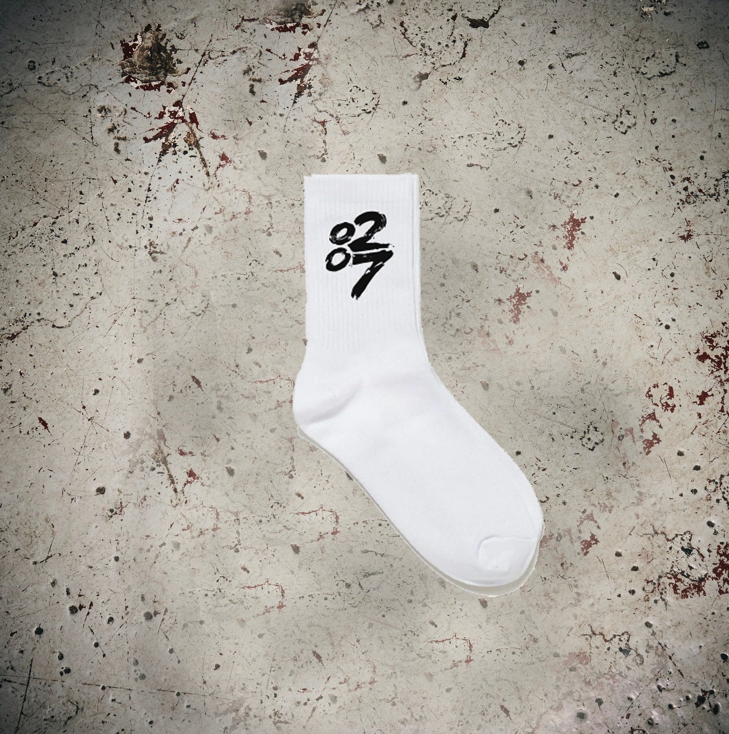 0207 Logo White Socks { vinyl }